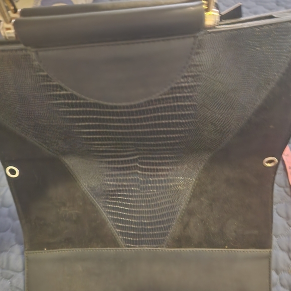 NWT BCBG Max Azria Katrina Tote. - Picture 4 of 8